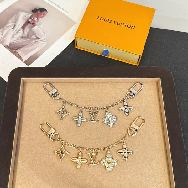 루이비통 스프링 스트리트 스트라스 체인백 참 2color [매장가 100만원대]