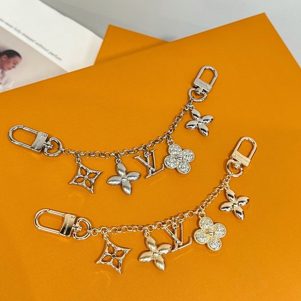 루이비통 스프링 스트리트 스트라스 체인백 참 2color [매장가 100만원대]