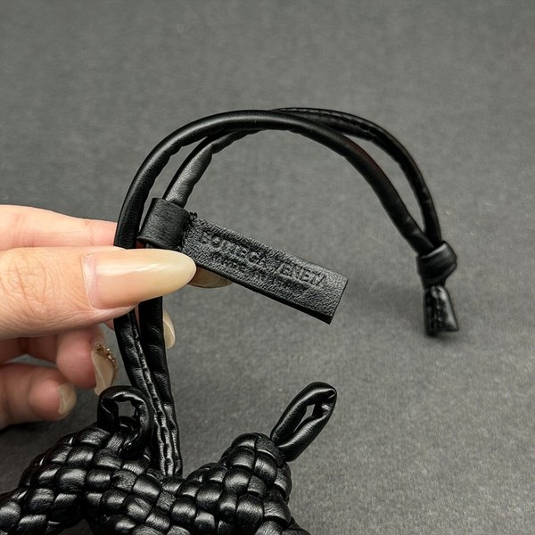 보테가베네타 도그 참 [매장가 88만원]