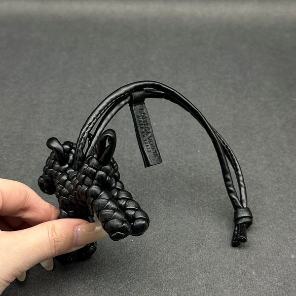 보테가베네타 도그 참 [매장가 88만원]