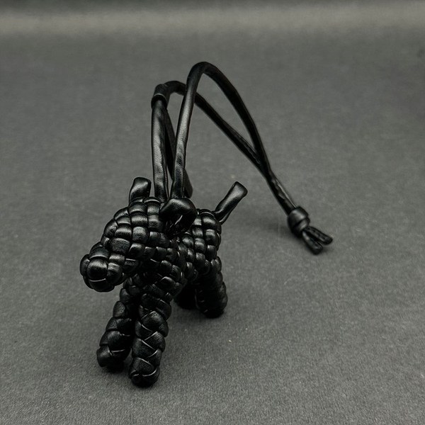 보테가베네타 도그 참 [매장가 88만원]