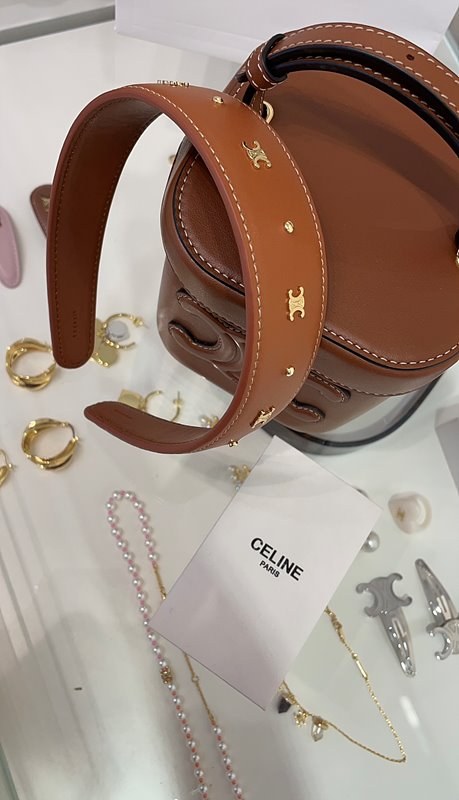 셀린느 트리옹프 헤드밴드 [매장가 93만원대]