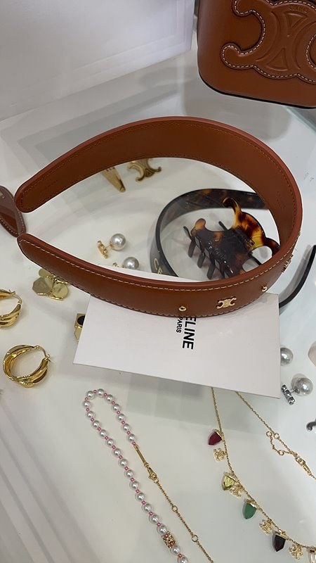 셀린느 트리옹프 헤드밴드 [매장가 93만원대]