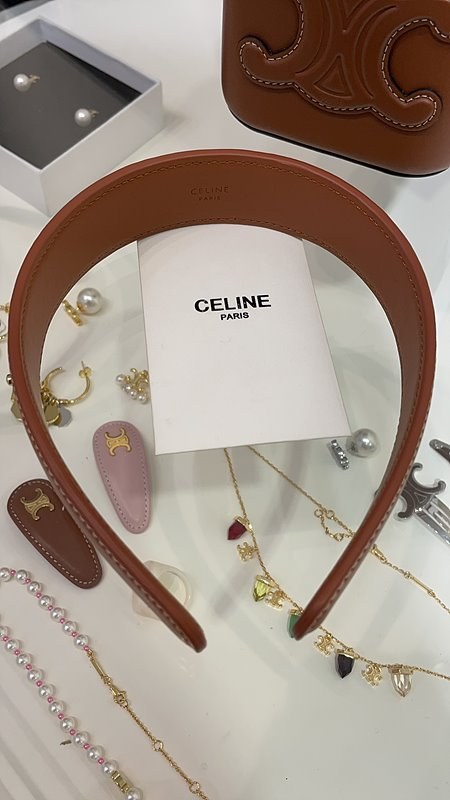 셀린느 트리옹프 헤드밴드 [매장가 93만원대]