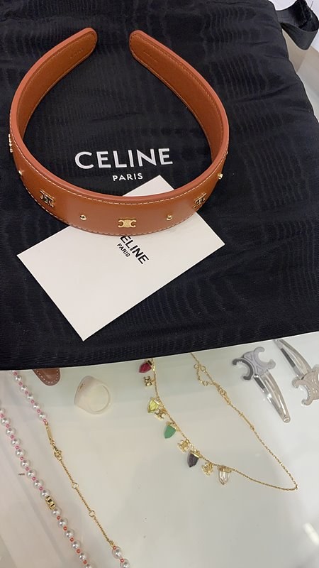 셀린느 트리옹프 헤드밴드 [매장가 93만원대]