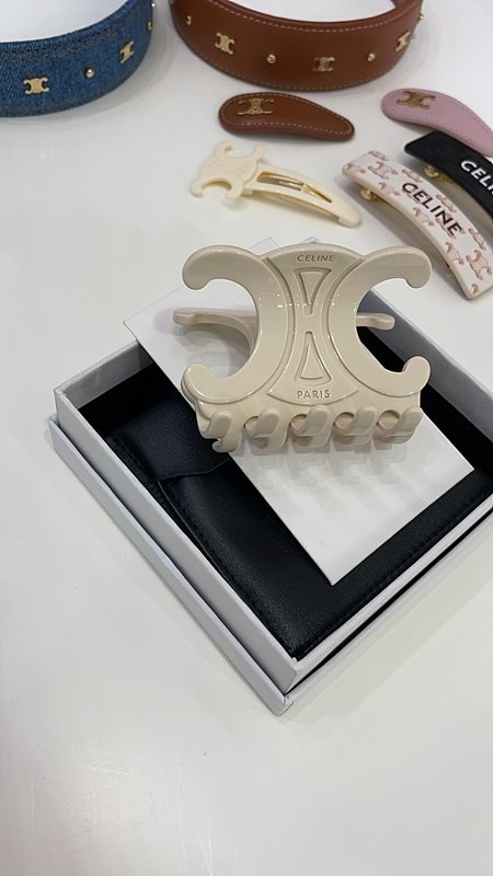 셀린느 라지 트리옹프 헤어 클로 [매장가 66만원대]