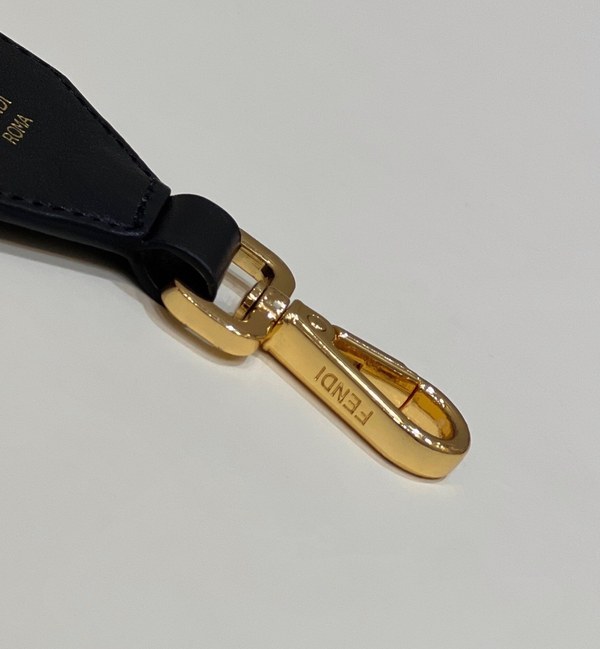 펜디 Fendi 숄더 스트랩 유 / 블랙 [매장가135만]