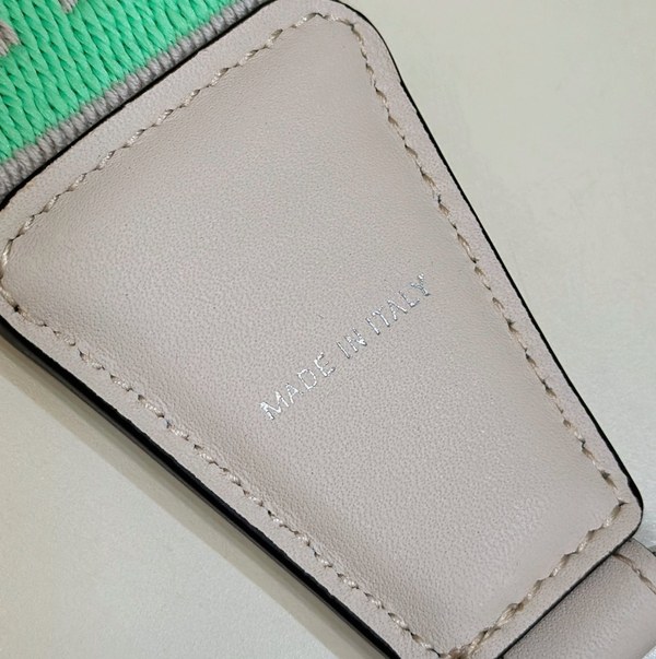 펜디 Fendi 숄더 스트랩 유 / 민트 [매장가135만]