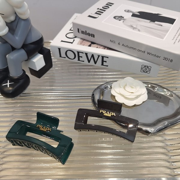 프라다 로고 헤어 집게핀 / 5컬러