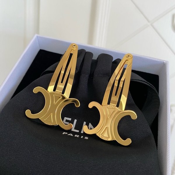 셀린느 트리옹프 스냅 헤어 클립 [매장가 63만원대]