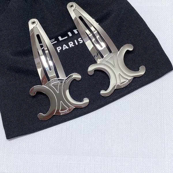 셀린느 트리옹프 스냅 헤어 클립 [매장가 63만원대]