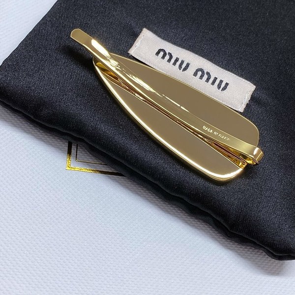 미우미우 에나멜 메탈 헤어 클립 3color [매장가 47만원대]