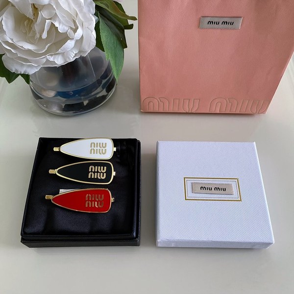 미우미우 에나멜 메탈 헤어 클립 3color [매장가 47만원대]