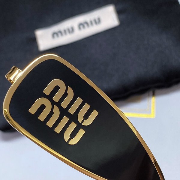 미우미우 에나멜 메탈 헤어 클립 3color [매장가 47만원대]