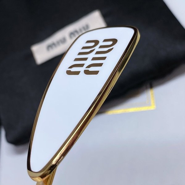 미우미우 에나멜 메탈 헤어 클립 3color [매장가 47만원대]