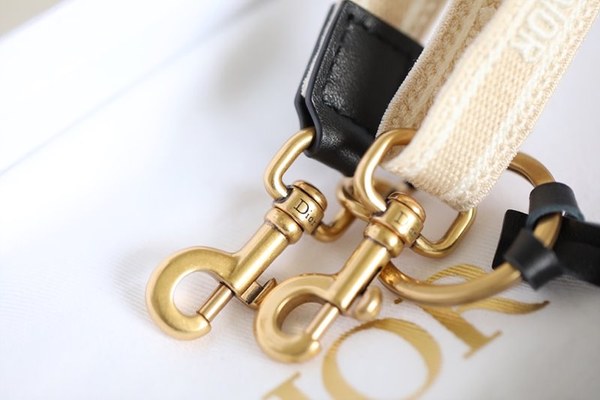 가방 길이조절 가능한 마이크로 숄더 스트랩 / 베이지 [매장가120만원대]