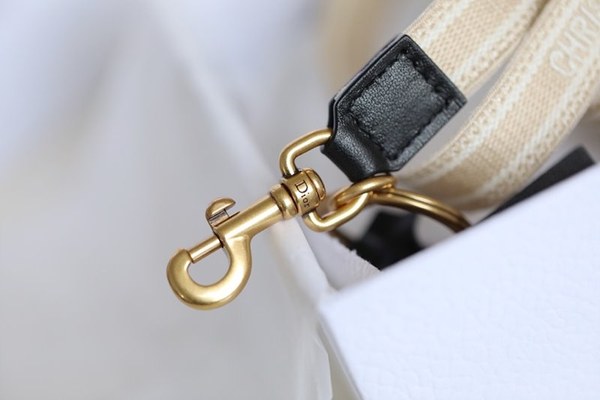 가방 길이조절 가능한 마이크로 숄더 스트랩 / 베이지 [매장가120만원대]