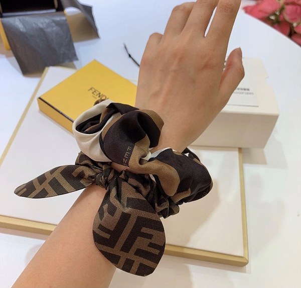 펜디 헤어밴드 [매장가 200만원대]