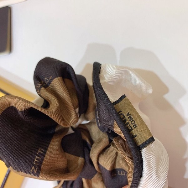 펜디 헤어밴드 [매장가 200만원대]