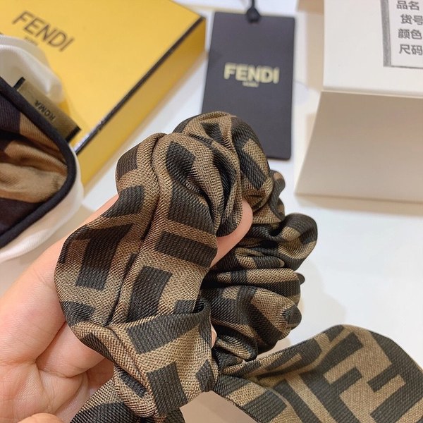 펜디 헤어밴드 [매장가 200만원대]