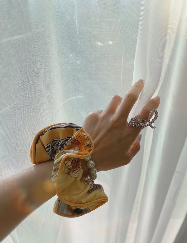 에르메스 이브닝 드레스 헤어밴드 [매장가 140만원대]