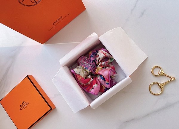 에르메스 실크 헤어밴드 [매장가 140만원대]