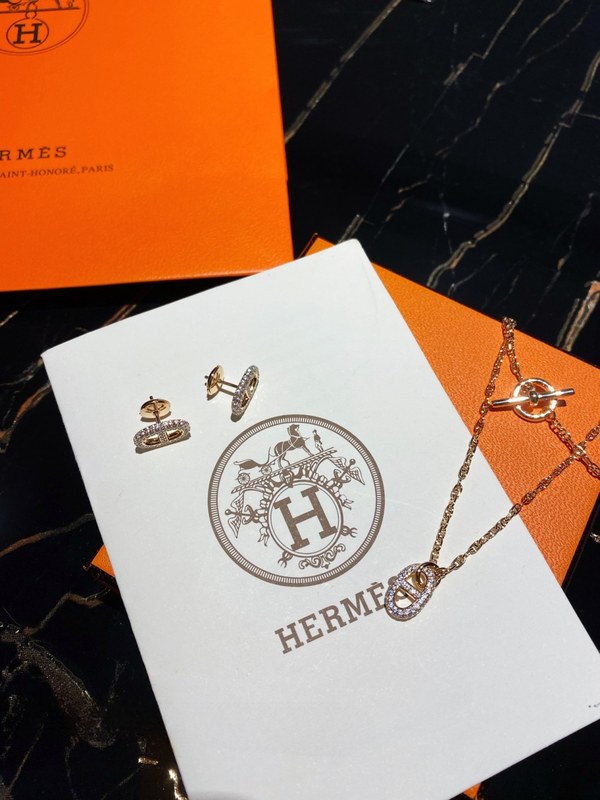 에르메스 다이아 귀걸이 [매장가 240만원대]