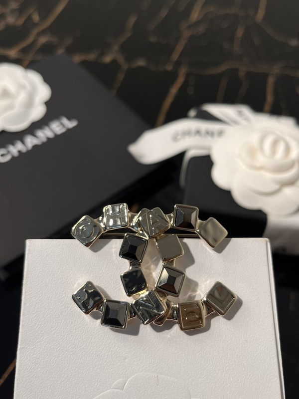 샤넬 슈가큐브 브로치 [매장가 180만원대]
