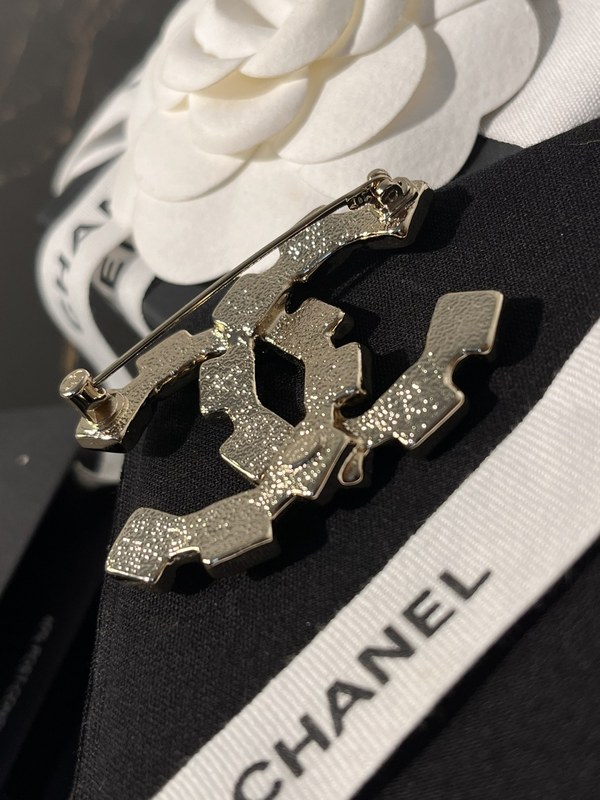 샤넬 슈가큐브 브로치 [매장가 180만원대]