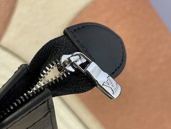 루이비통 키 파우치 보야주[매장가 60만원대]