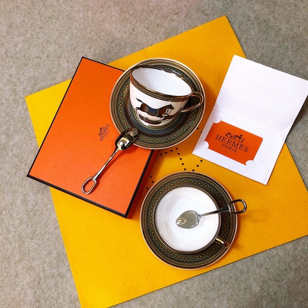 에르메스 클래식 동양의 말 시리즈 찻잔세트 [매장가 400만원대]