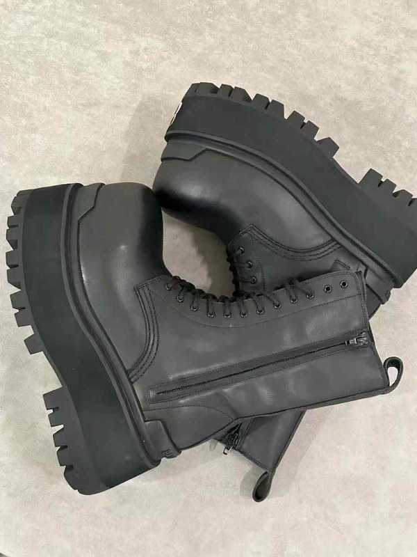 발렌시아가 2025 자이언트 플랫폼 부츠 신발