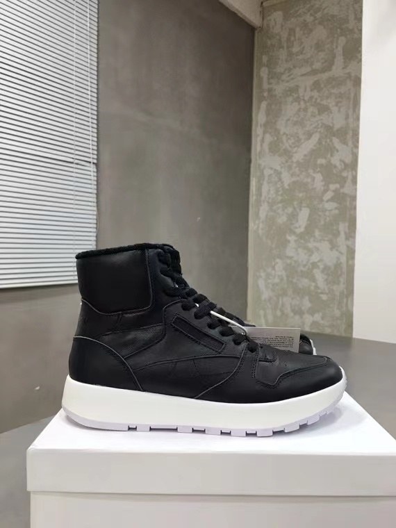 리복 x 마르지엘라 타비 하이탑 스니커즈 블랙 컬러