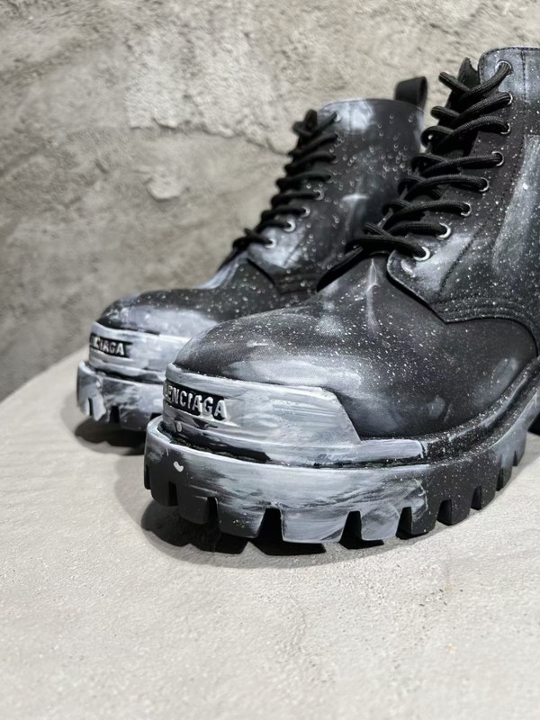 발렌시아가 2021 블랙 페인팅 에이지드 strike 20mm 부츠