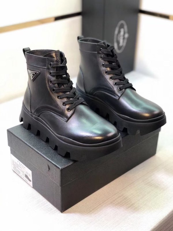 프라다 2020 브러시드 사피아노 와펜 컴뱃 부츠