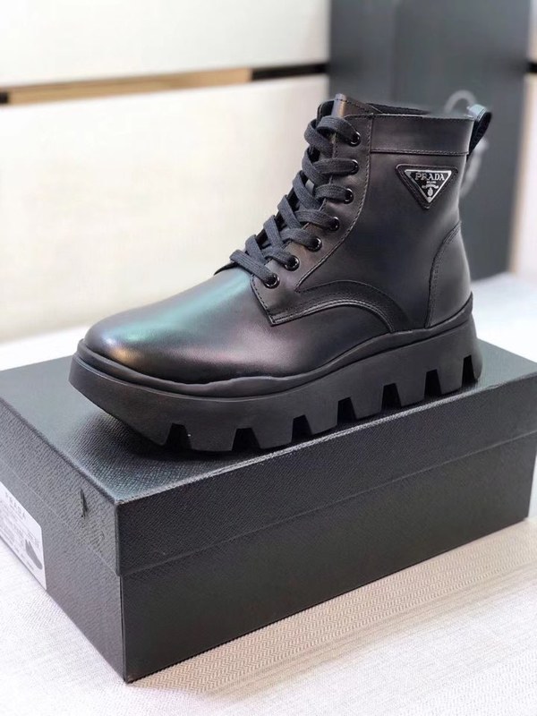 프라다 2020 브러시드 사피아노 와펜 컴뱃 부츠