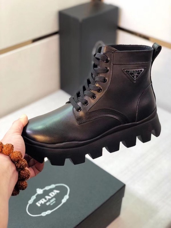 프라다 2020 브러시드 사피아노 와펜 컴뱃 부츠