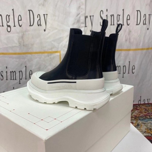 알렉산더맥퀸 2020 트레드솔 첼시부츠