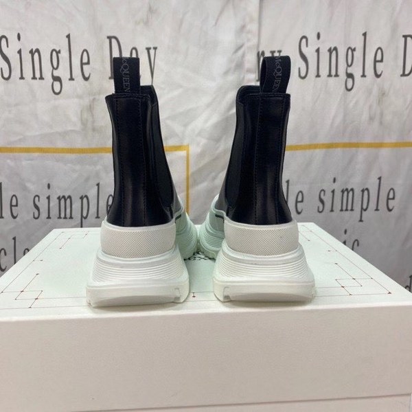 알렉산더맥퀸 2020 트레드솔 첼시부츠