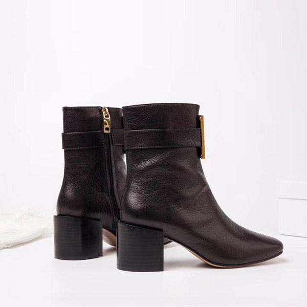 지방시 숏부츠 블랙 (양가죽)