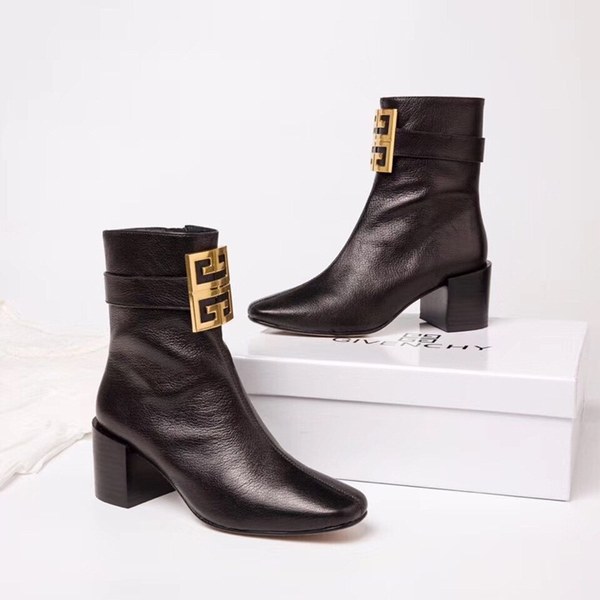 지방시 숏부츠 블랙 (양가죽)