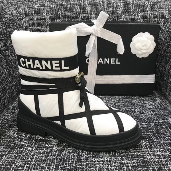 샤넬 패딩 방한 부츠 화이트