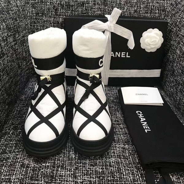 샤넬 패딩 방한 부츠 화이트