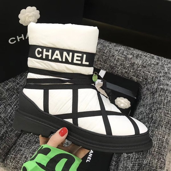 샤넬 패딩 방한 부츠 화이트