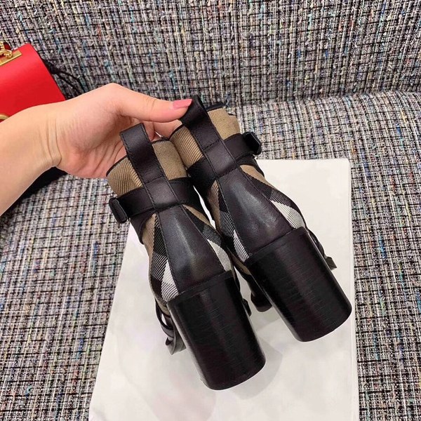 버버리 앵글부츠 6.5cm