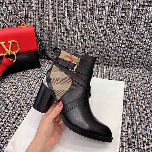 버버리 앵글부츠 6.5cm