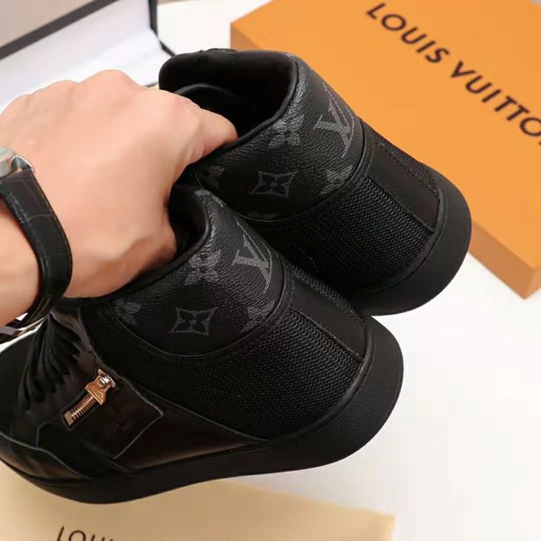 루이비통 하이탑 스니커즈