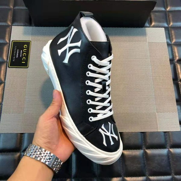 루이비통 하이탑 스니커즈