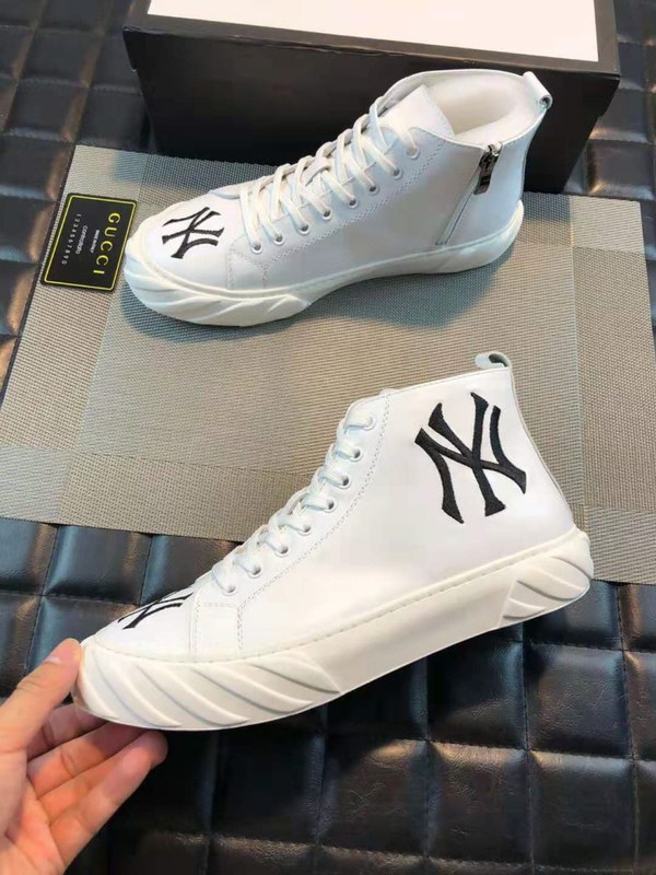 루이비통 하이탑 스니커즈