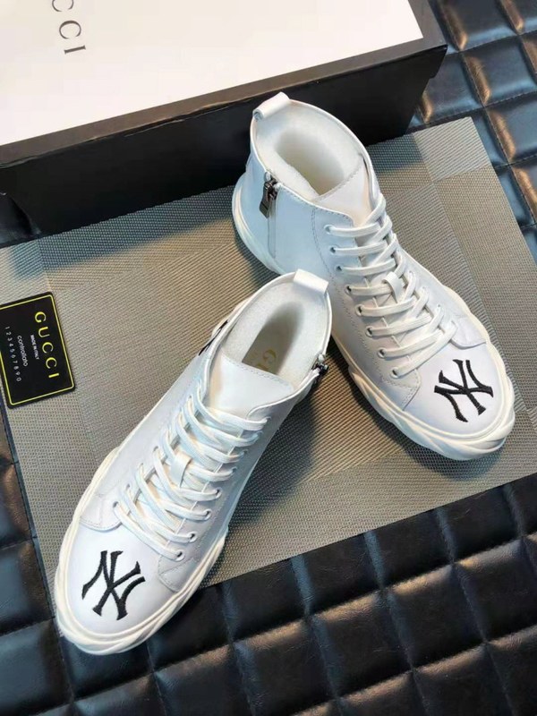 루이비통 하이탑 스니커즈